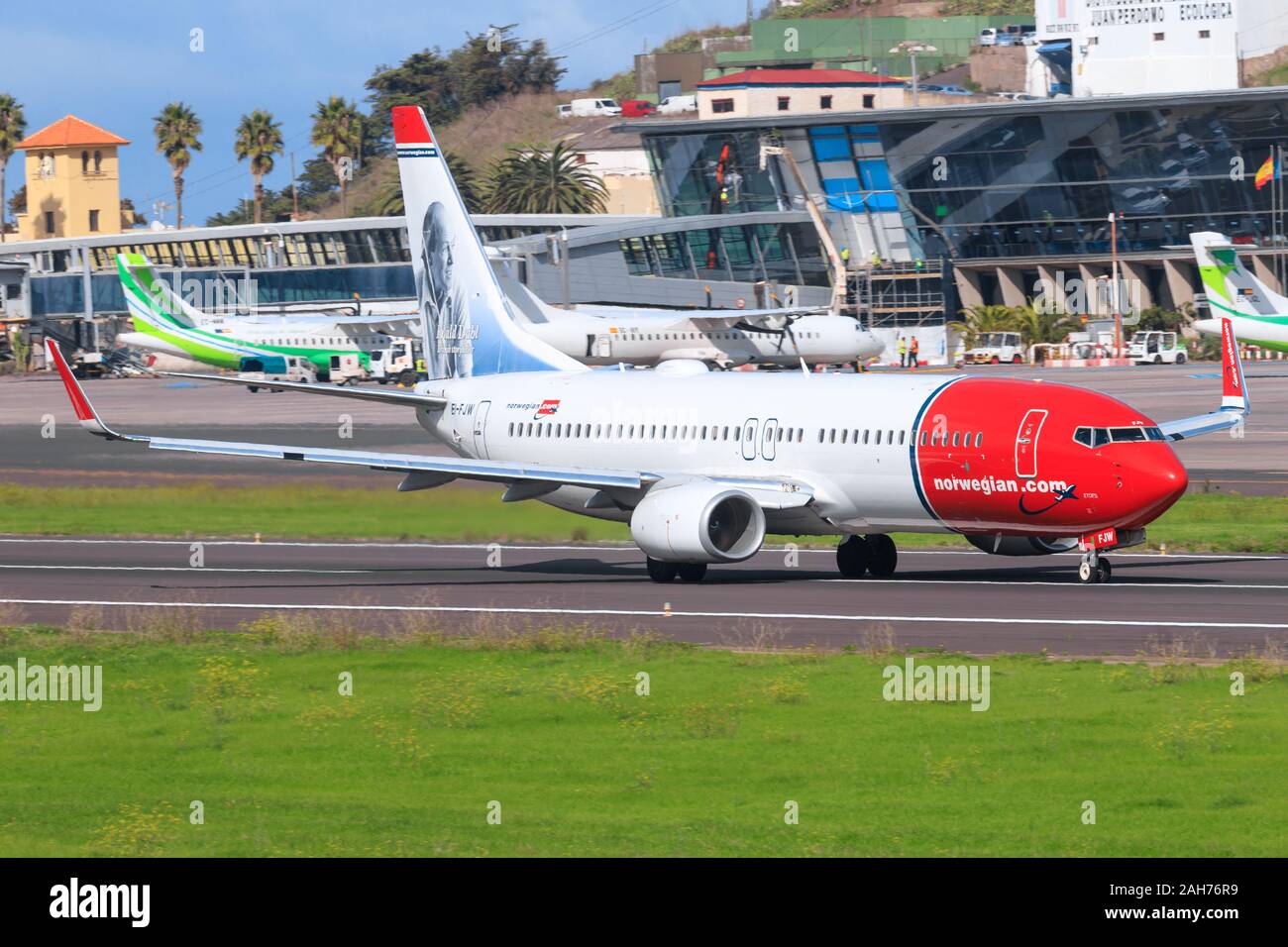 Tenerife, Canary Island, Spain - November 24th, 2019: Norwegian A320 approaching Tenerife North airport Stock Photo