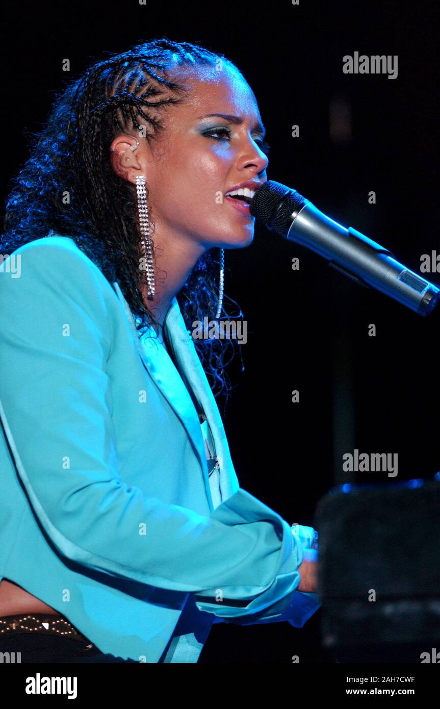 Milano,Italy 05/30/2004:Alicia Keys in concert during the musical event 'Cornetto FreeMusic Festival' Stock Photo
