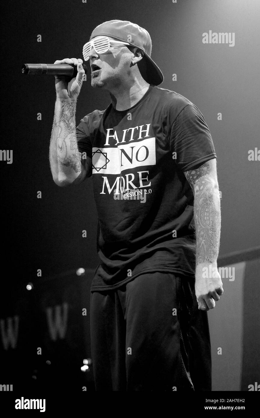 Italy Milan, June 14th 2009,Music festival'Rock in Idro'at the Idroscalo:The singer of the group Limp Bizkit, Fred Durst, during the concert Stock Photo