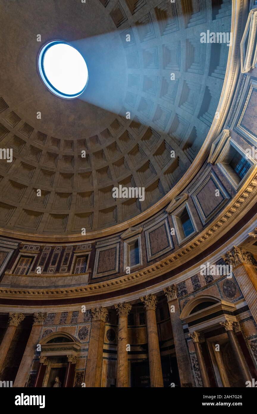 Sunbeam through the oculus, Pantheon, Rome, Italy Stock Photo