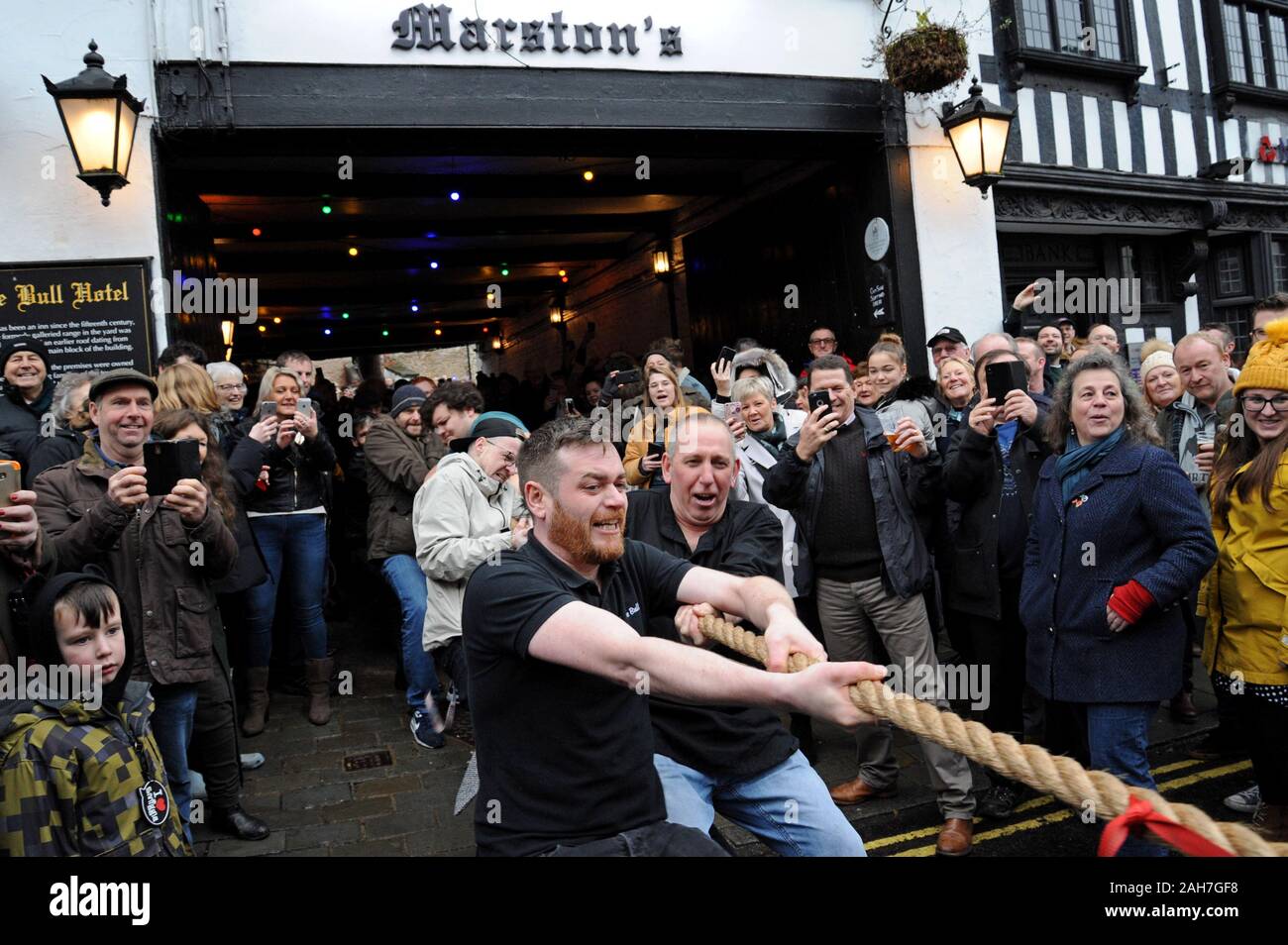 two-teams-opposite-uk-hi-res-stock-photography-and-images-alamy