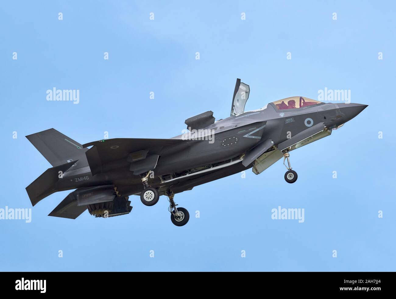 Lockheed Martin F-35 Lightning II hovering Stock Photo