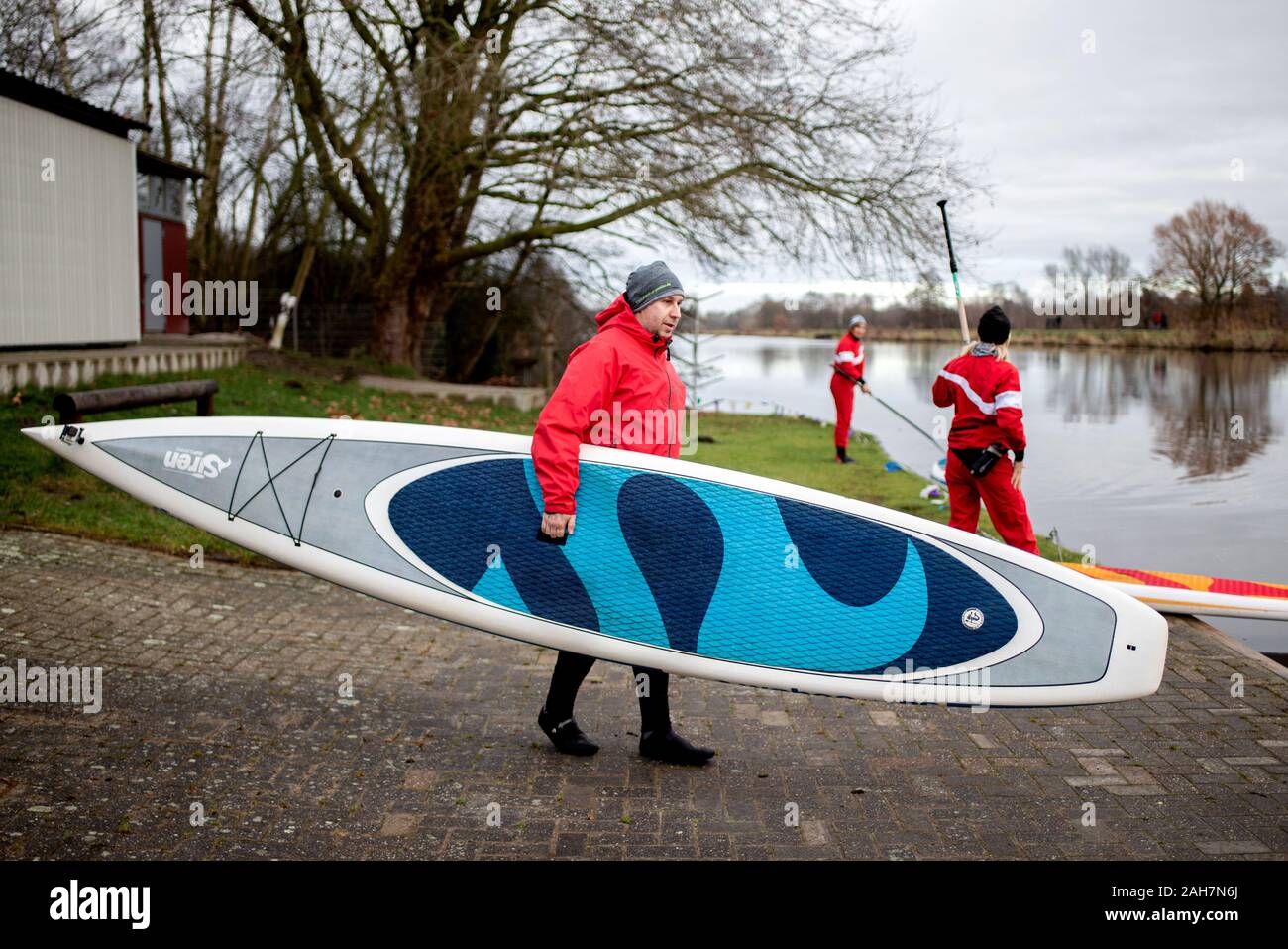 Paddling Board High Resolution Stock Photography and Images Alamy