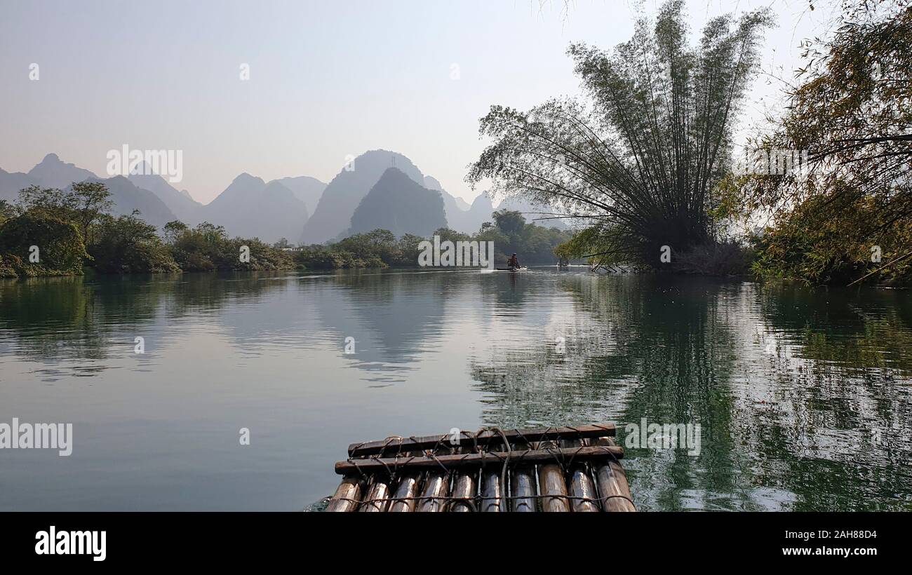 Bamboo Rafting At Yulong River Yangshuo Guilin Guangxi Provind China Stock Photo Alamy
