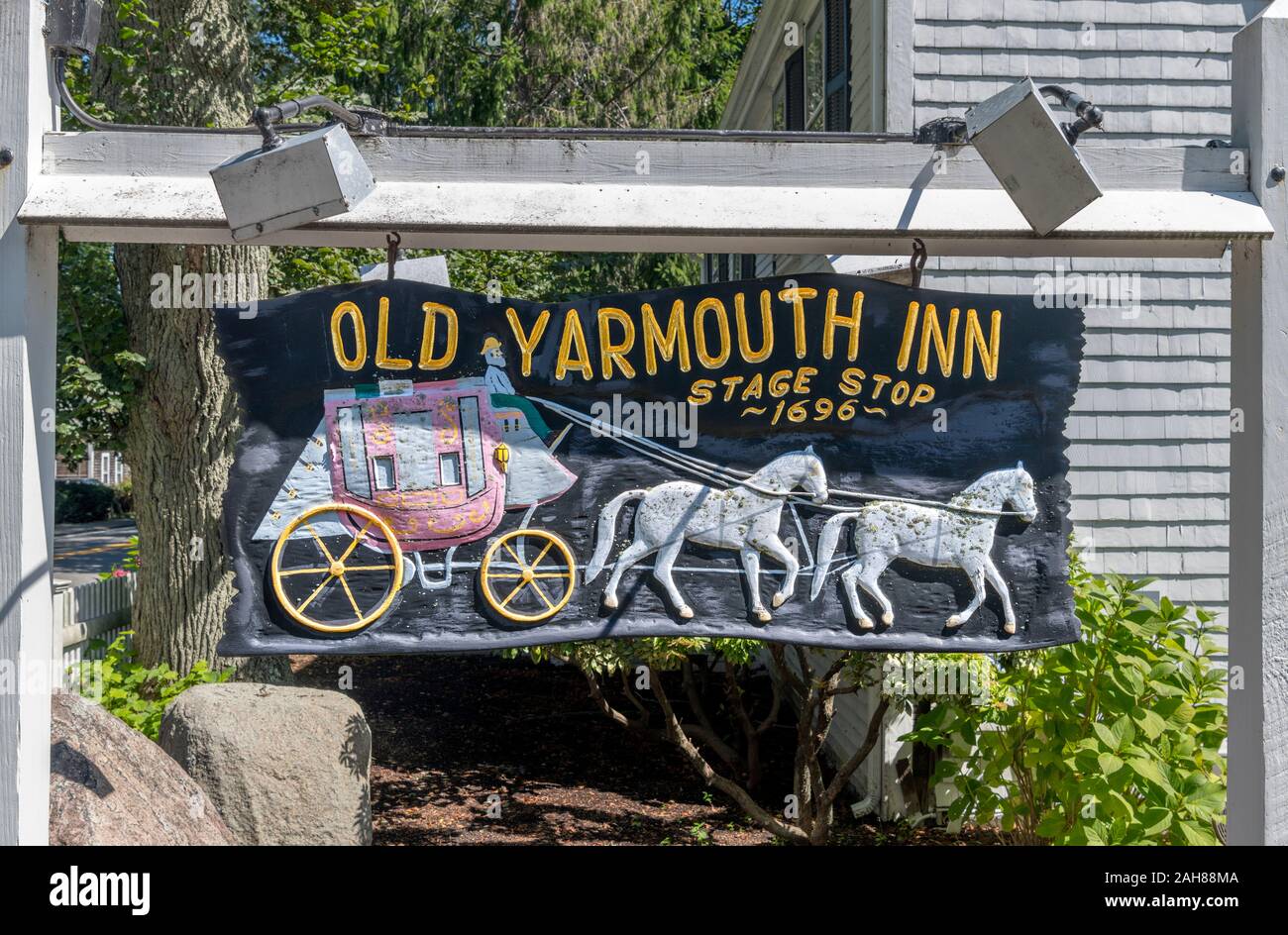 Sign for the historic 17th century Old Yarmouth Inn, Old King's Highway, Yarmouth Port, Cape Cod, Massachusetts, USA Stock Photo