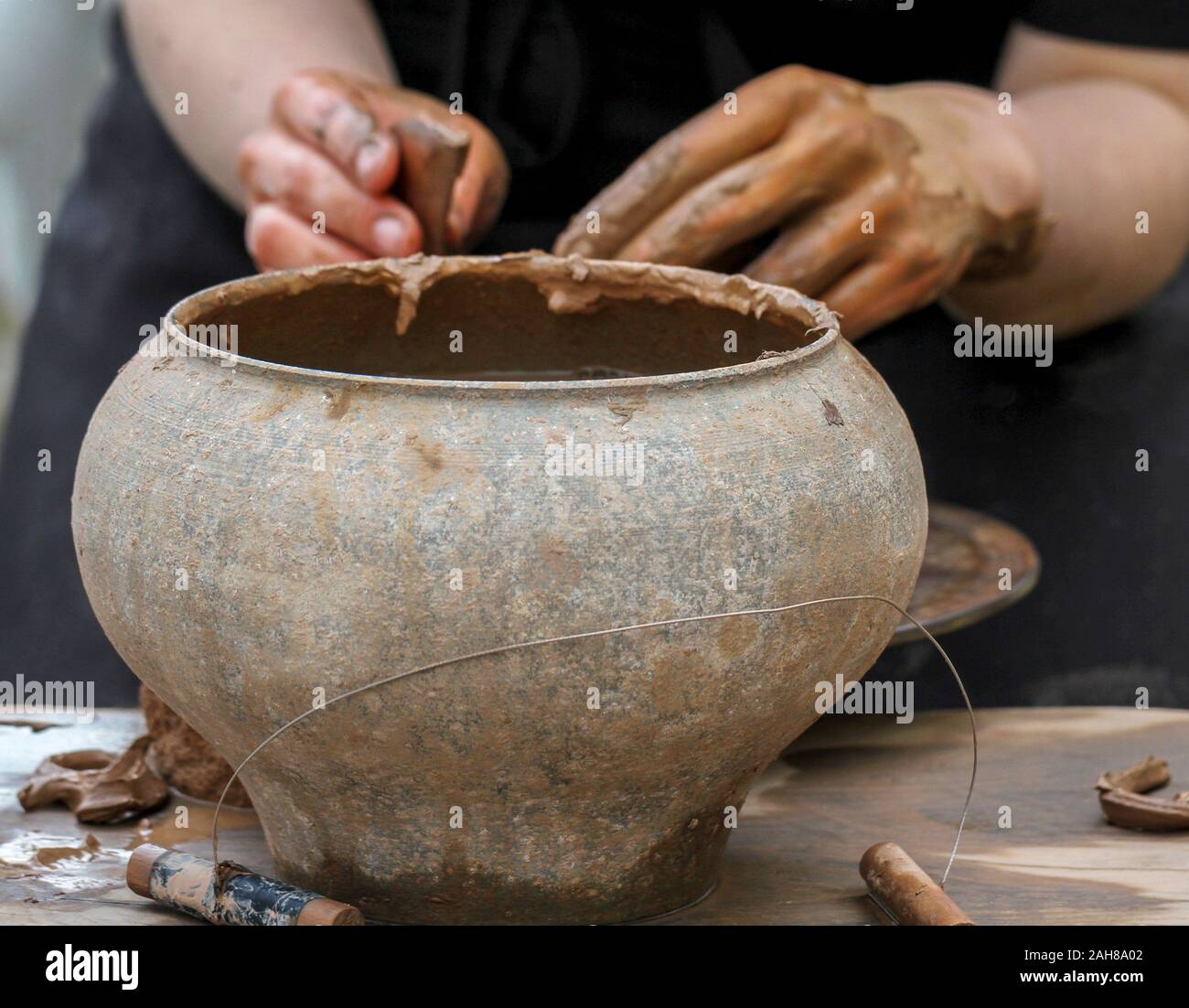 Clay pot maker hires stock photography and images Alamy