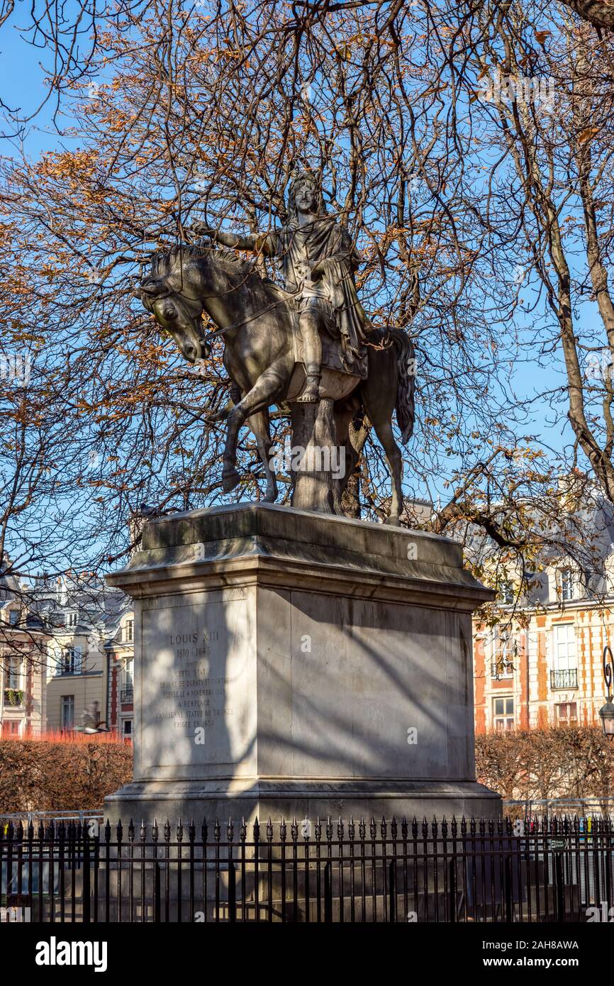 Statue of Louis XIII - Place des Vosges, Paris, France Stock Photo