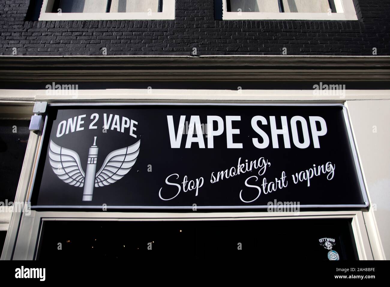 One 2 Vape Shop At Amsterdam The Netherlands 2019 Stock Photo - Alamy
