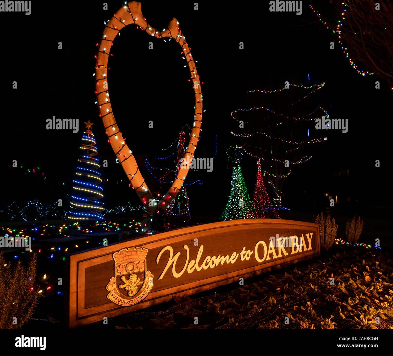 A to Oak Bay sign with Christmas lights in British Columbia, Canada Stock Photo Alamy