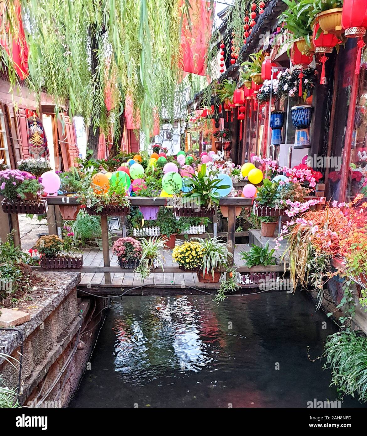 Old Town at Lijiang, Yunnan Province, China Stock Photo - Alamy