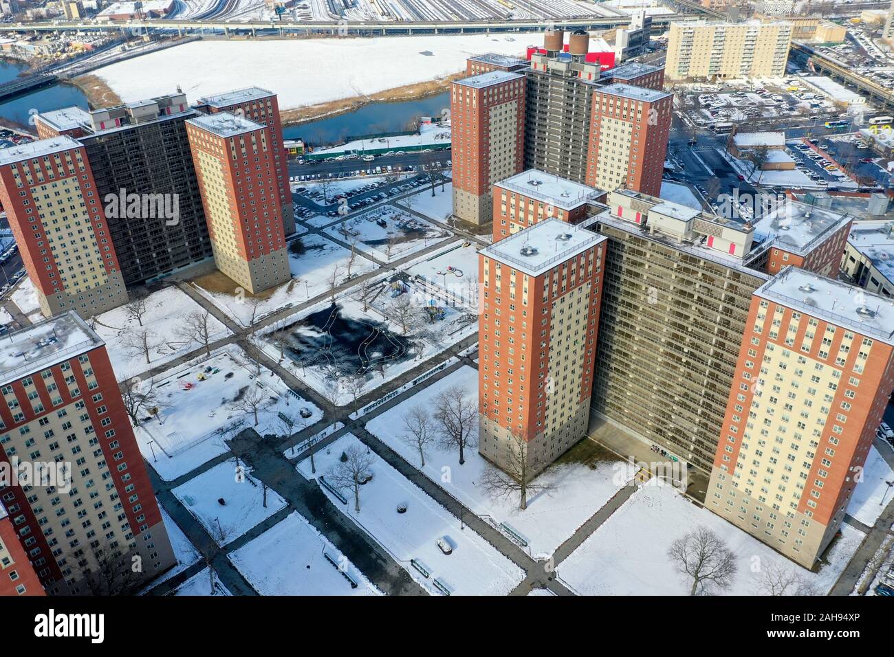 Luna Park Housing Complex in Coney Island, Brooklyn, New York on a snowy  day Stock Photo - Alamy