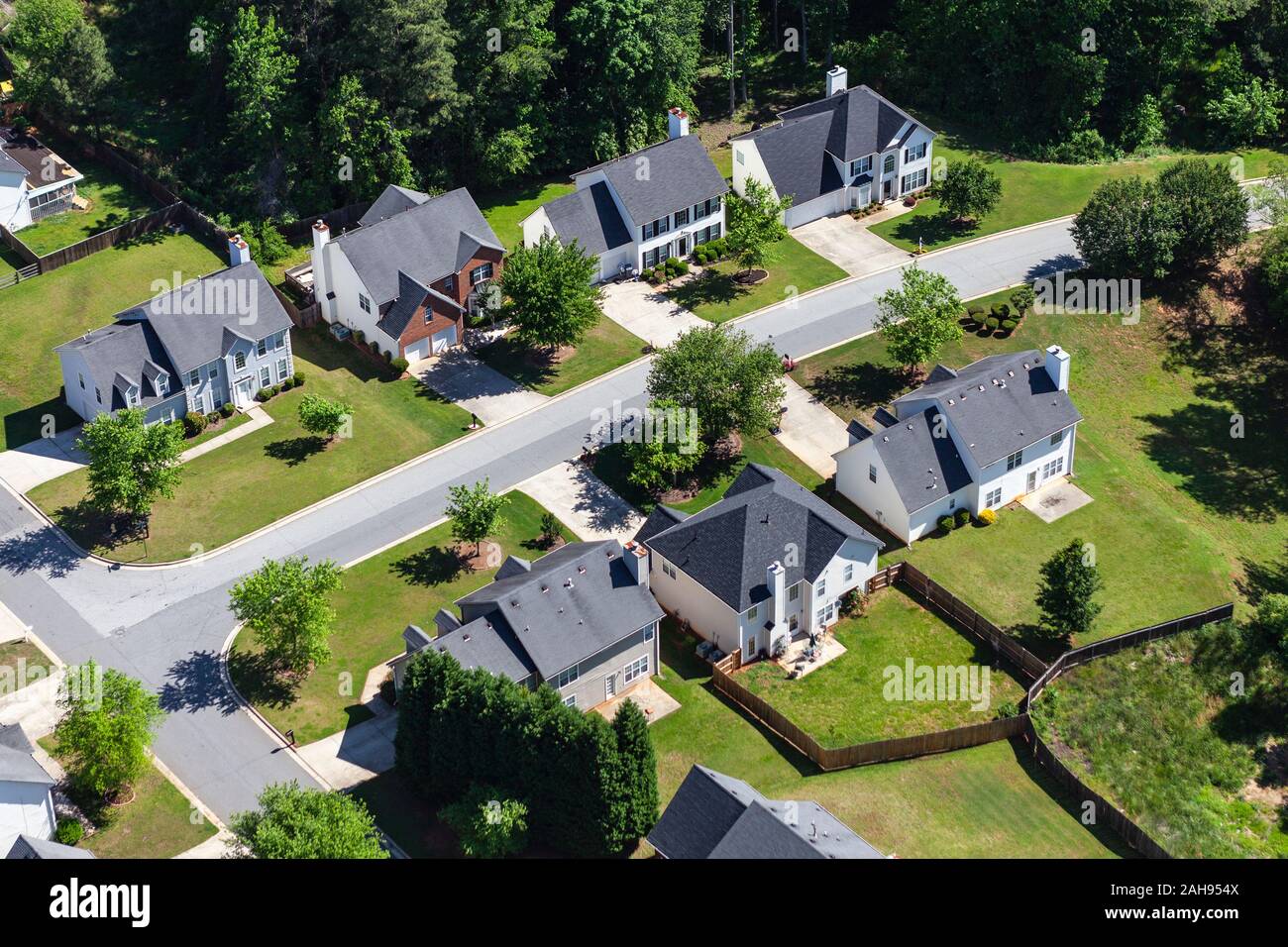 Aerial view of attractive contemporary homes and streets in the southeastern United States. Stock Photo