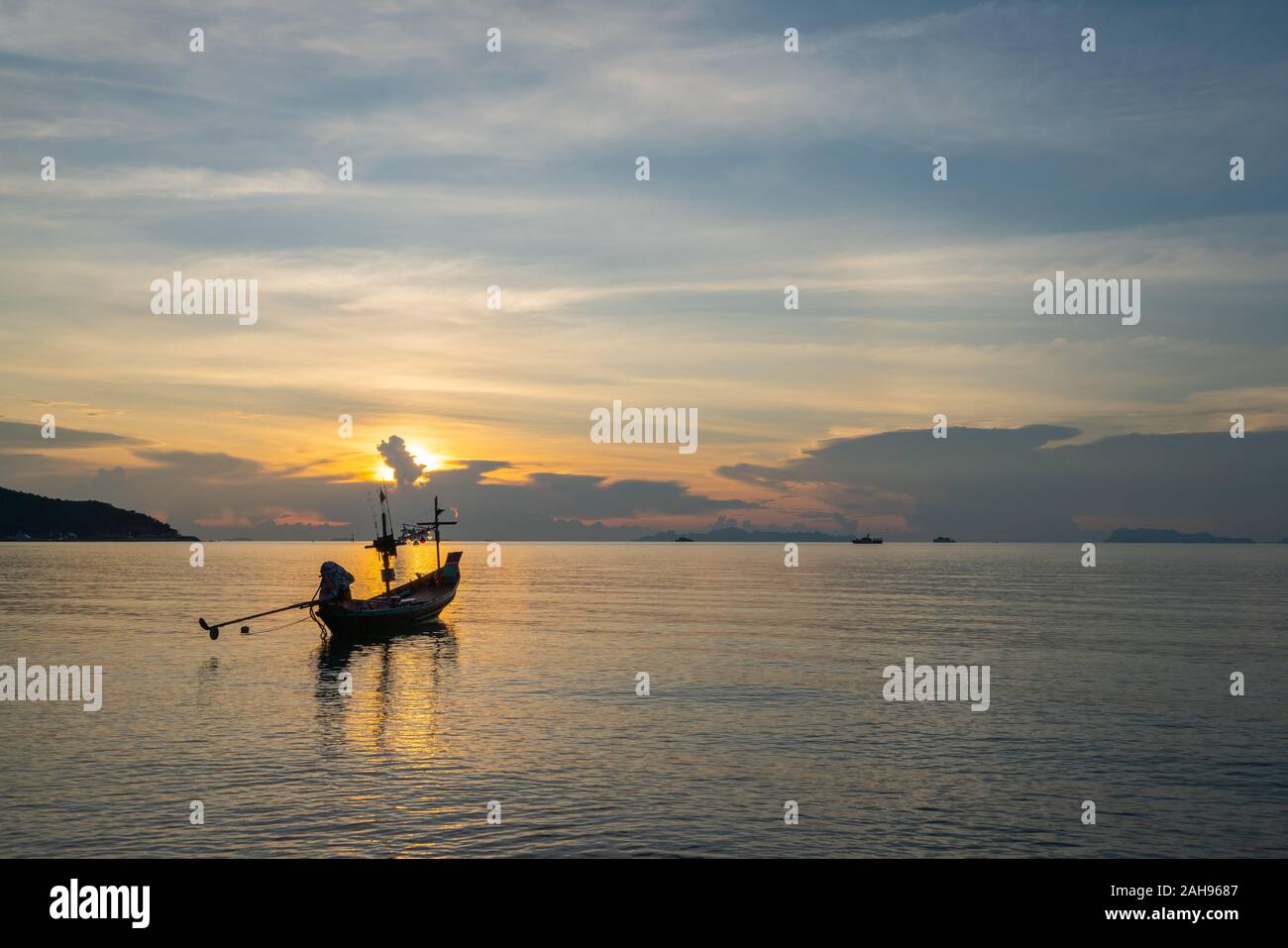 Fishing boat parking hi-res stock photography and images - Alamy