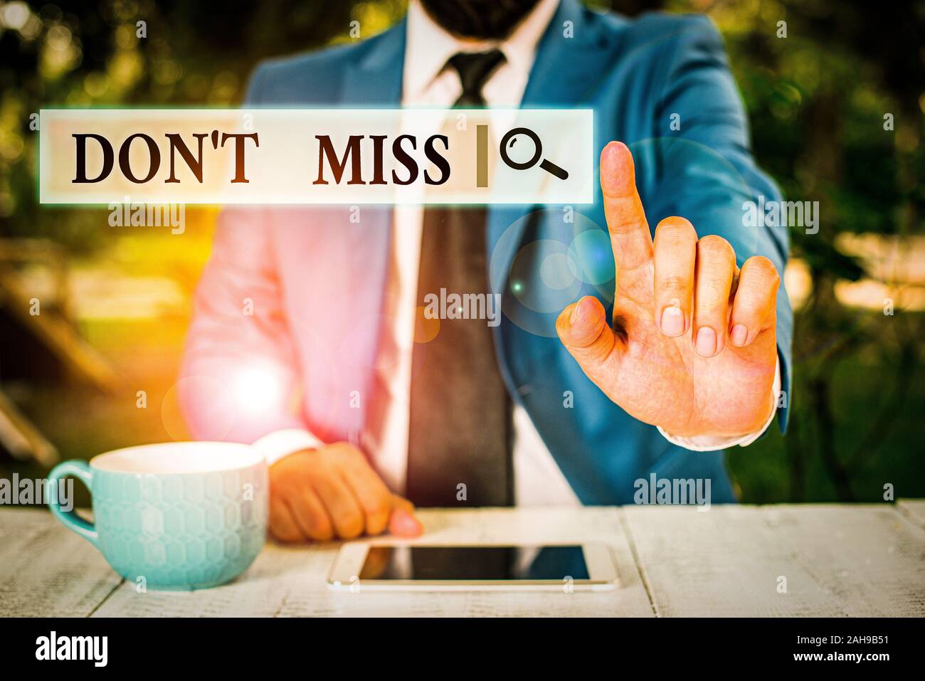 Conceptual Hand Writing Showing Don T Miss Concept Meaning Comanalysisding Them Not To Miss Out An Opportunity Or An Advantage Businessman With Point Stock Photo Alamy