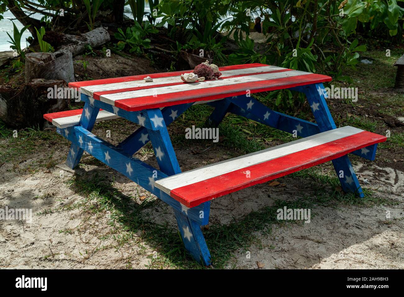 usa flag star and stripes painted picnic camping table Stock Photo Alamy