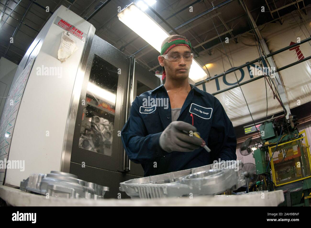 Aluminum die casting hi-res stock photography and images - Alamy