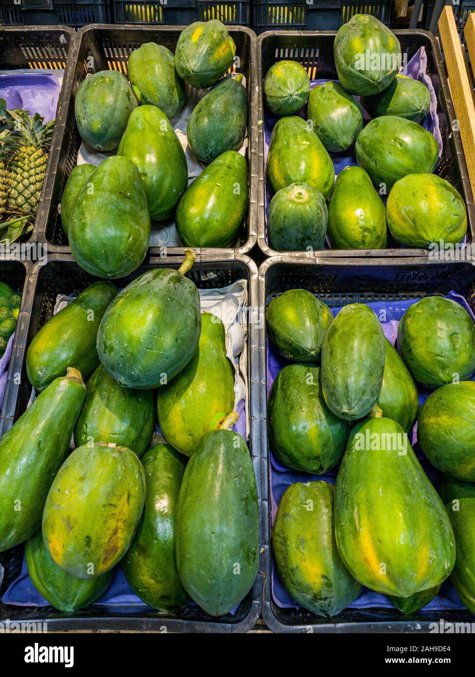 Papaya for sale hires stock photography and images Alamy