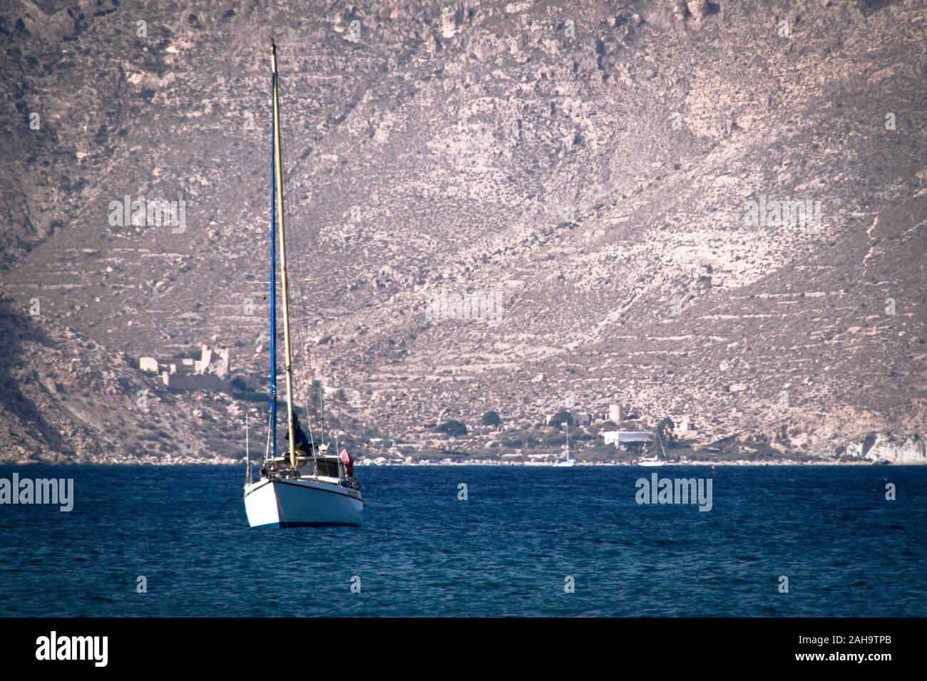 Blue water ocean boat hi-res stock photography and images - Alamy
