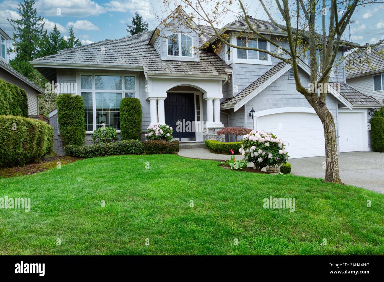 Spring yard hi-res stock photography and images - Alamy