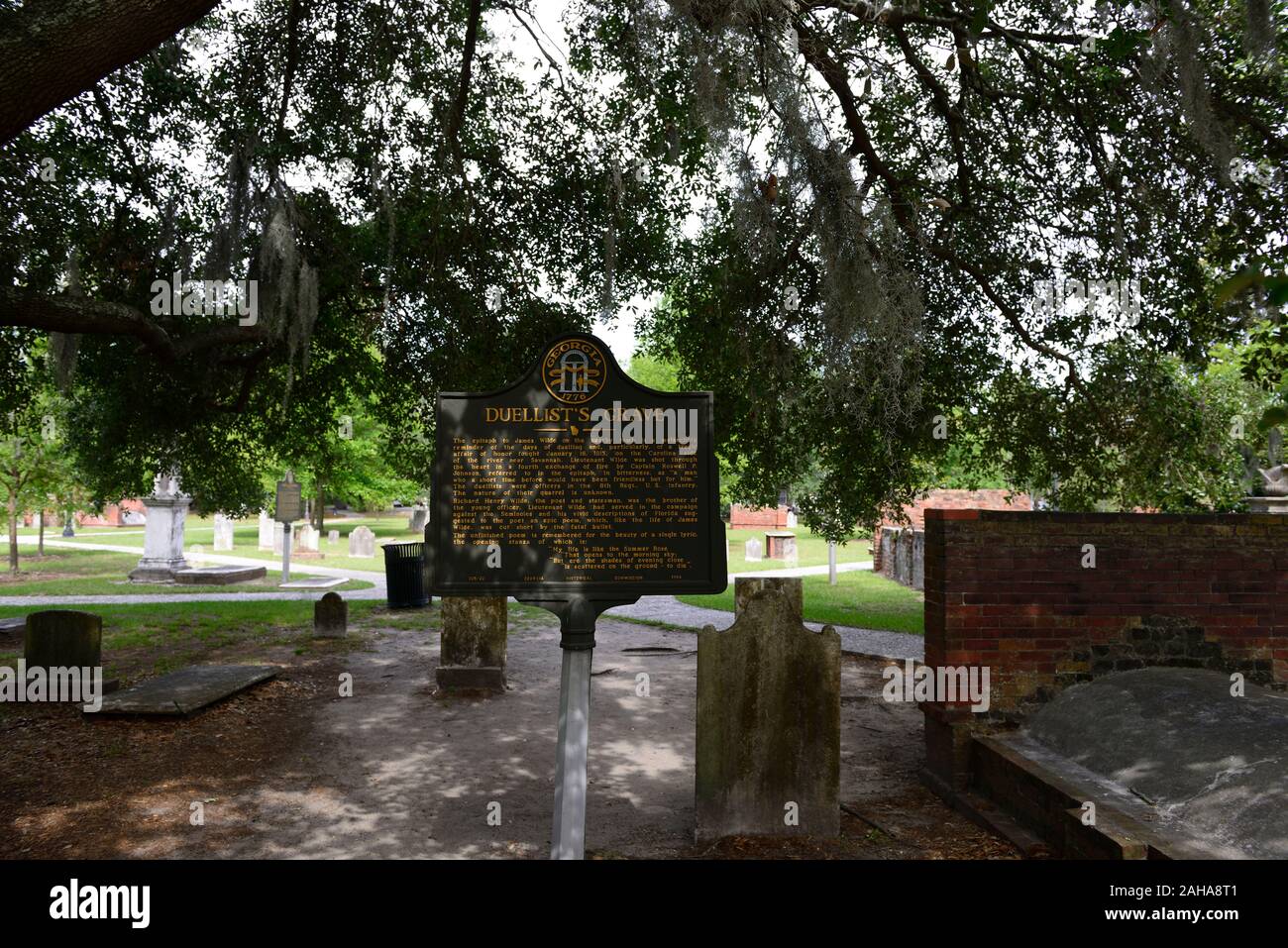 Duellist's grave,grave site,burial site,historical marker,Colonial Park Cemetery,Savannah,Georgia,historic cemetery,burial ground,graves,graveyard,Lie Stock Photo