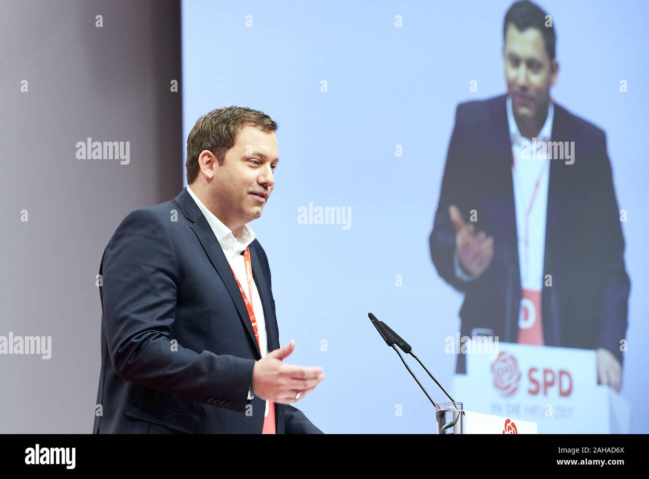 06.12.2019, Berlin, Berlin, Germany - Lars Klingbeil, secretary general of the SPD, on the podium with his speech at the opening of the federal party Stock Photo