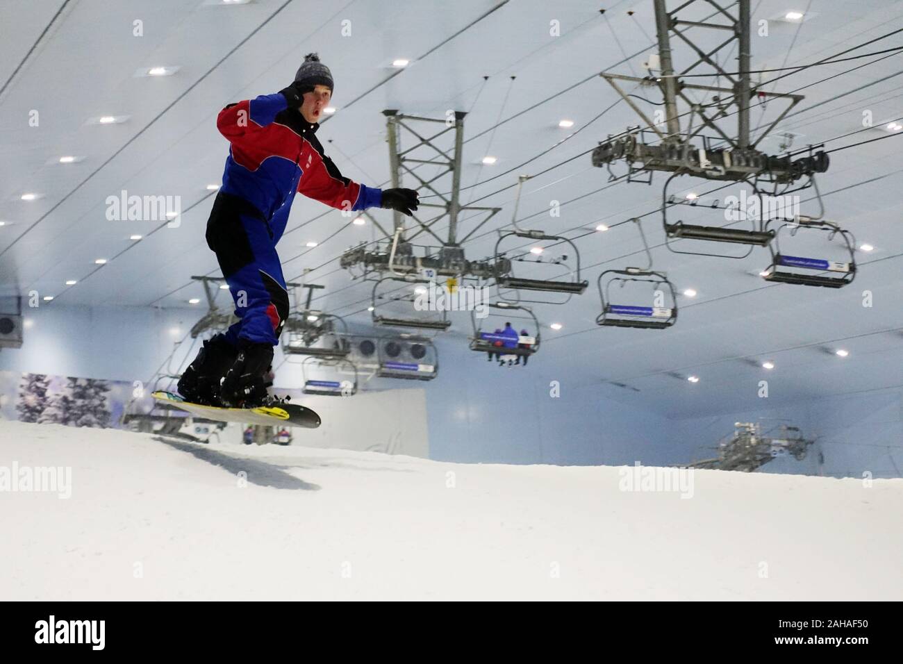 Indoor Skiing Hall High Resolution Stock Photography And Images Alamy