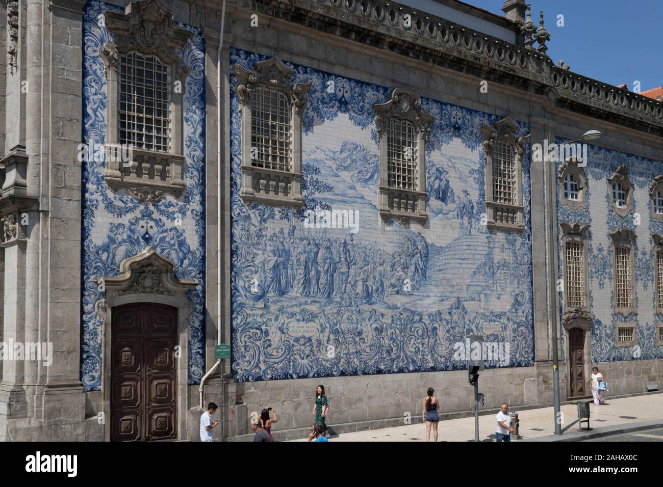 Porto, Portugal - 21/08/2019 Colorful exterior mosaic of Capela das Almas Stock Photo