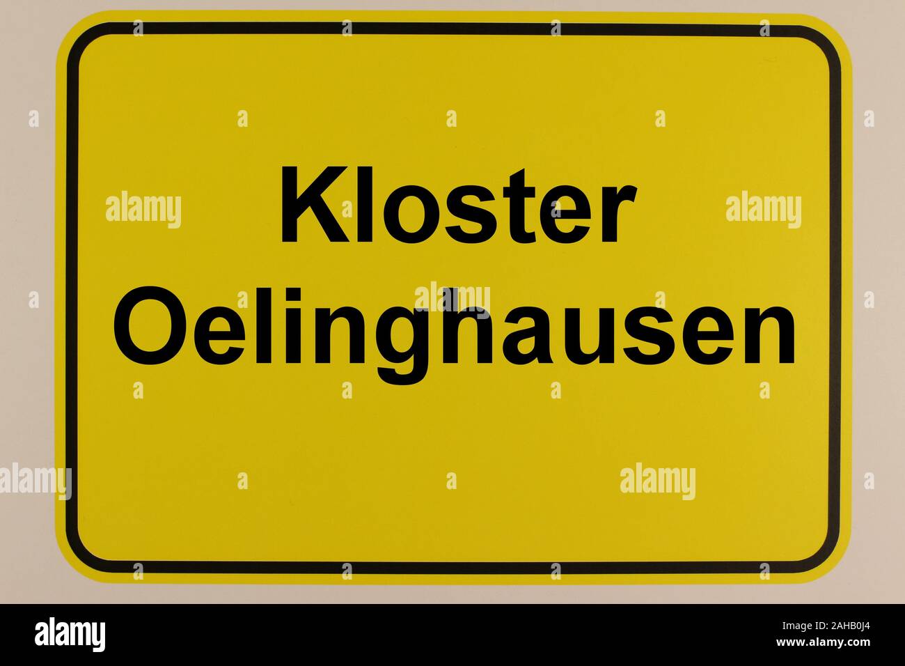 Illustration eines Stadteingangsschildes mit dem Schriftzug 'Kloster Oelinghausen' Stock Photo