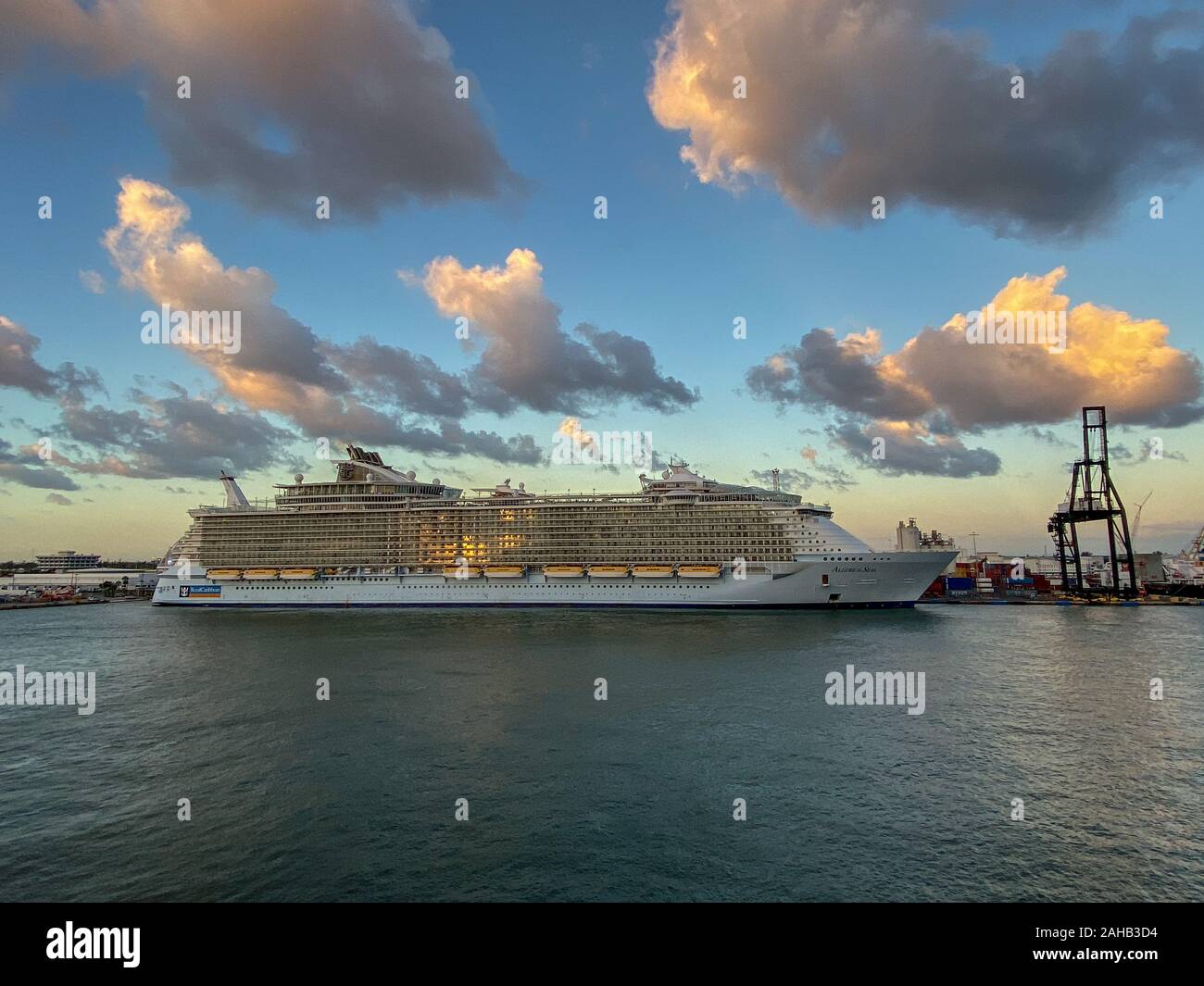 Ft. Lauderdale,FL/USA11/10/19 The Allure of the Seas a Royal