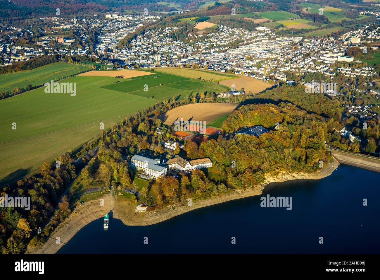 Aerial view, Welcome Hotel Meschede/Hennesee and Hennesee landing stage, low water at the shore area, Meschede, Sauerland, North Rhine-Westphalia, Ger Stock Photo