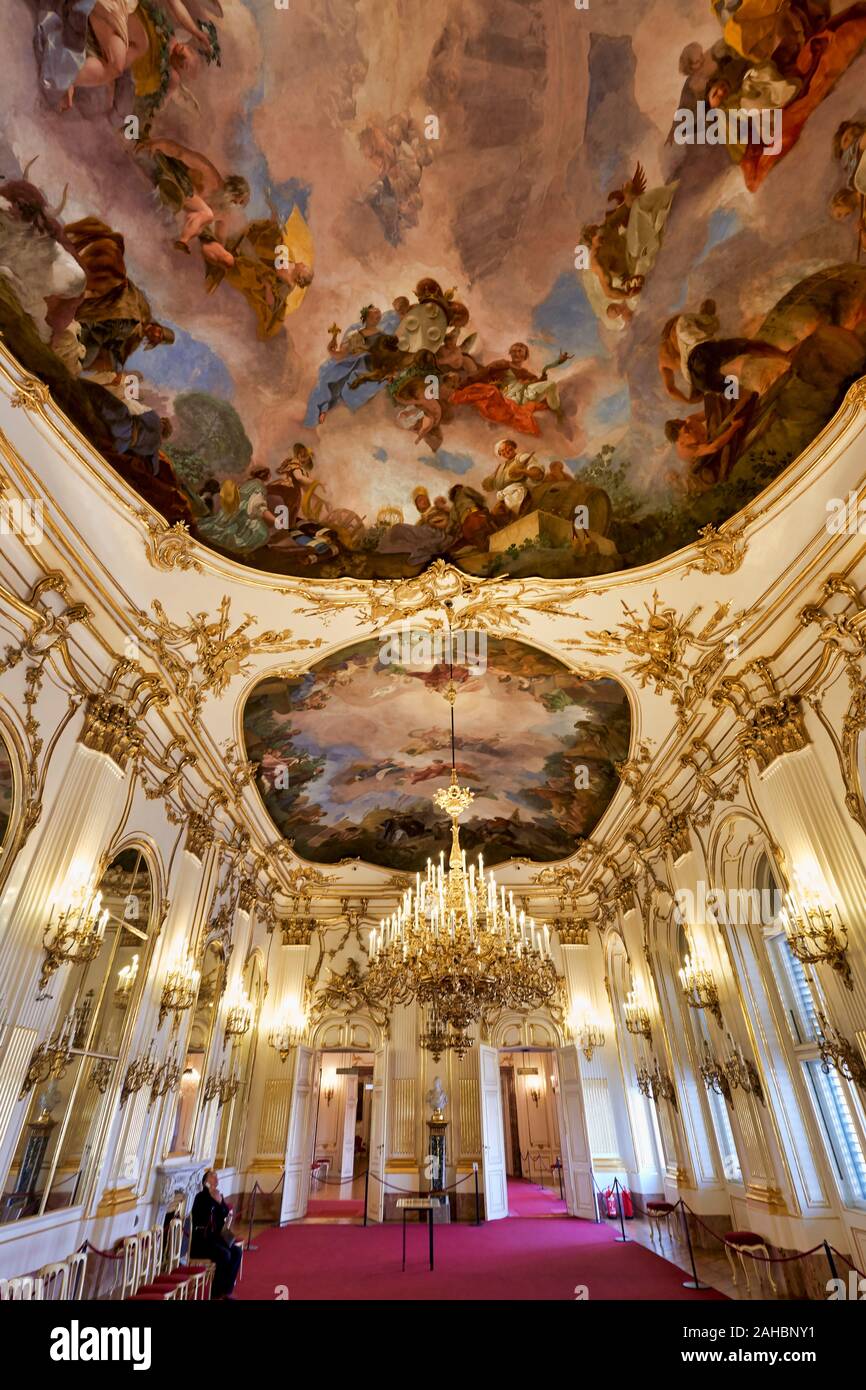 Schonbrunn Palace. Vienna Austria Stock Photo - Alamy