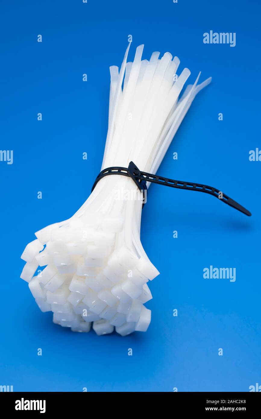 Long cable ties hires stock photography and images Alamy