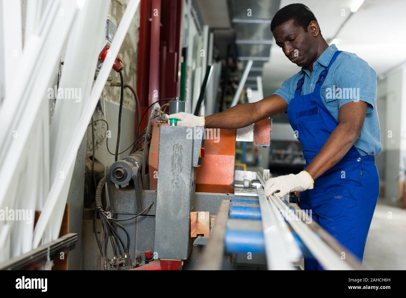 Working Master Male master working machine hi-res stock photography and images - Alamy