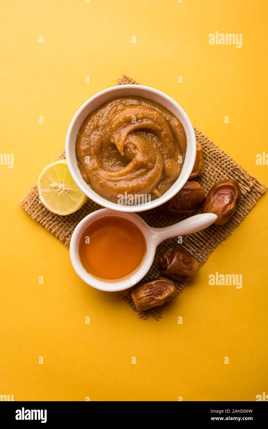 Dates Face mask for supple, smooth and clear skin with ingradients like