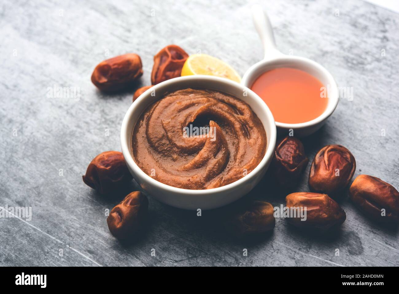 Dates Face mask for supple, smooth and clear skin with ingradients like