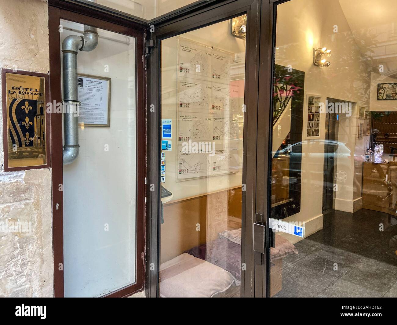 HOTEL LA LOUISIANE PARIS Stock Photo Alamy