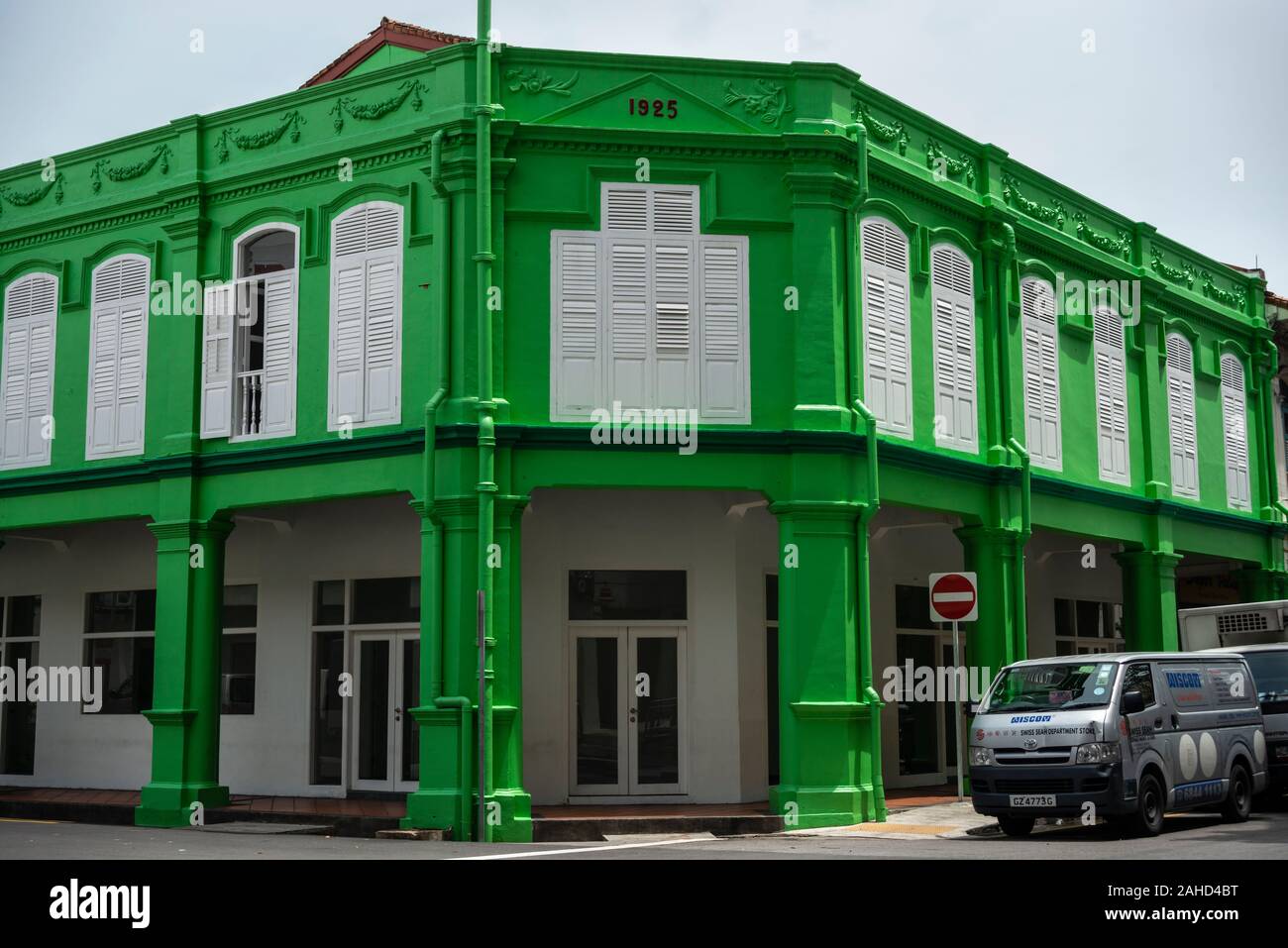 Green facade, 'Little India' neighbourhood of Singapore, Southeast Asia Stock Photo