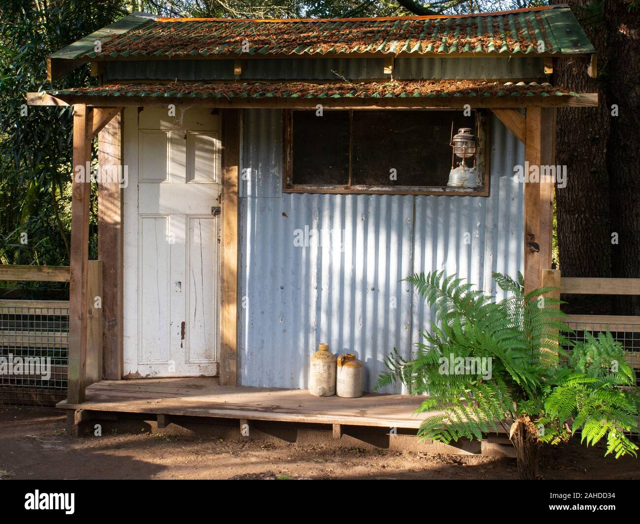 Corrugated iron shed hires stock photography and images Alamy