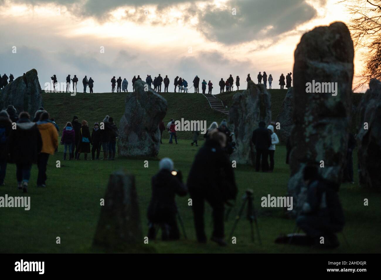 Avebury Wiltshire UK 22nd December 2019 Hundreds Of People Gather avebury-wiltshire-uk-22nd-december-2019-hundreds-of-people-gather