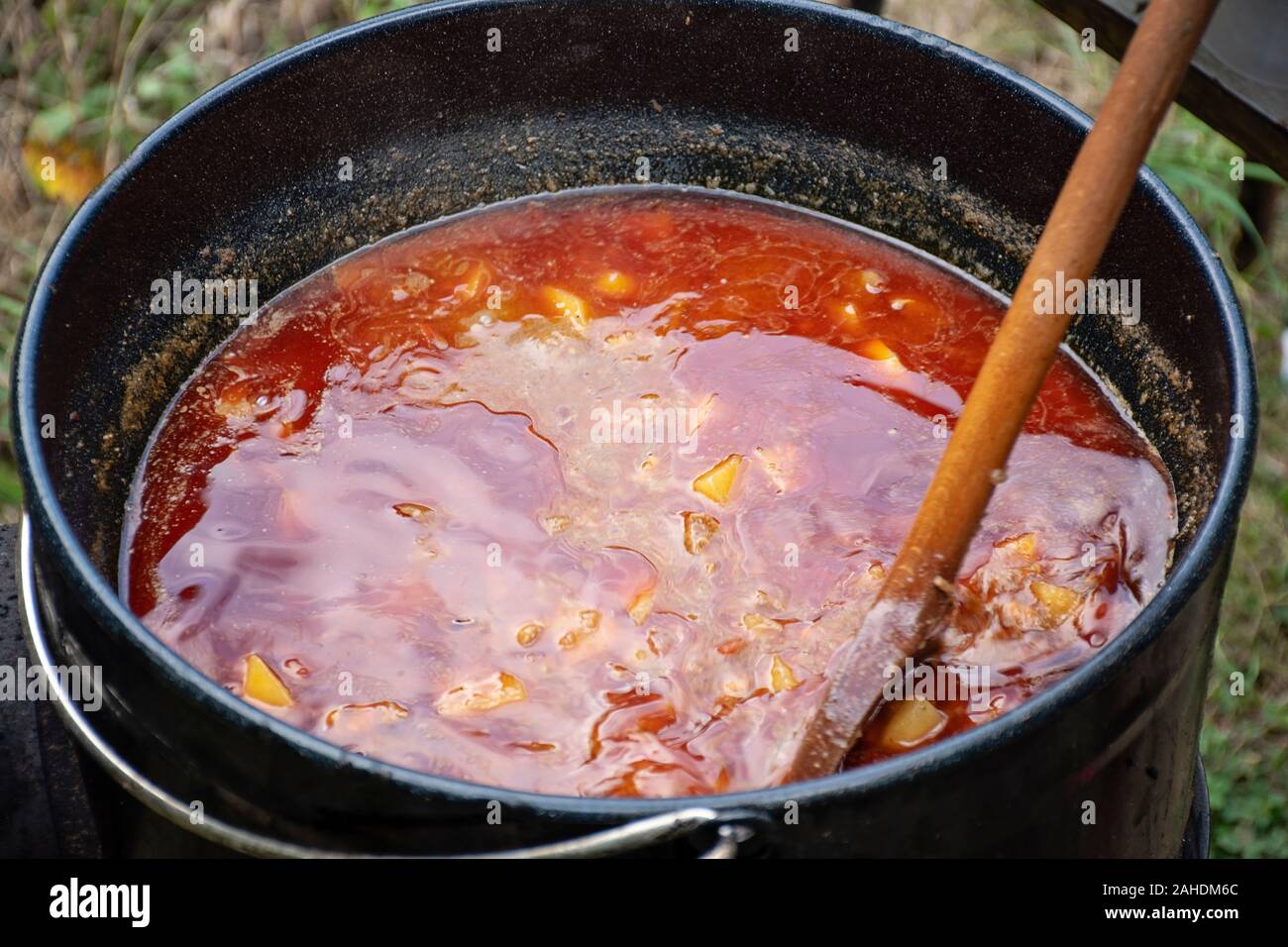 Cauldron Cooking High Resolution Stock Photography and Images Alamy