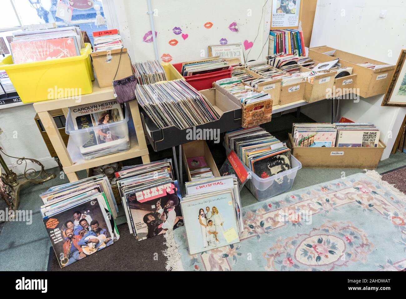 Vinyl records shop hires stock photography and images Alamy