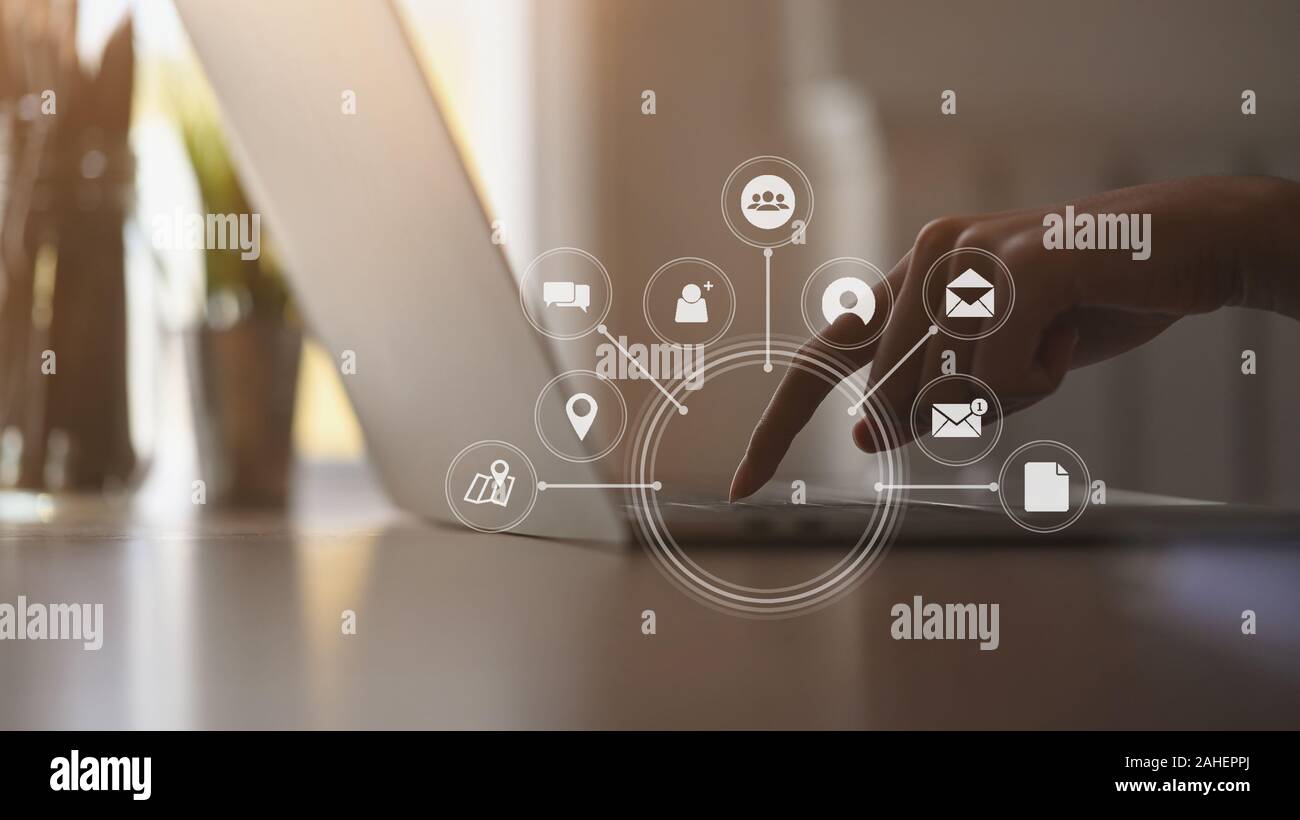 Social data consumer device hi-res stock photography and images - Alamy