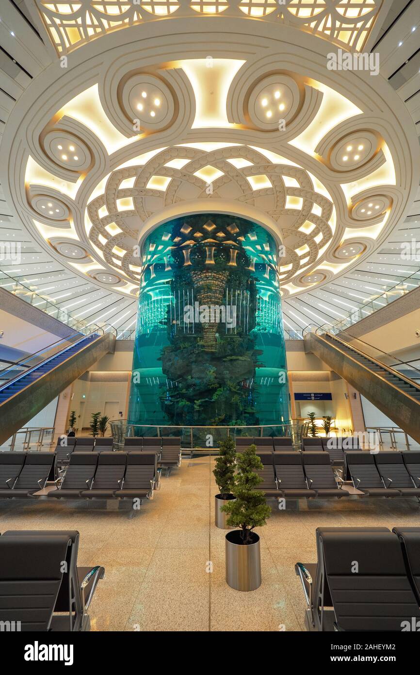 The huge coral reef aquarium at the arrival hall of the brand new Terminal 1 at the King Abdulaziz International Airport in Jeddah, Saudi Arabia Stock Photo