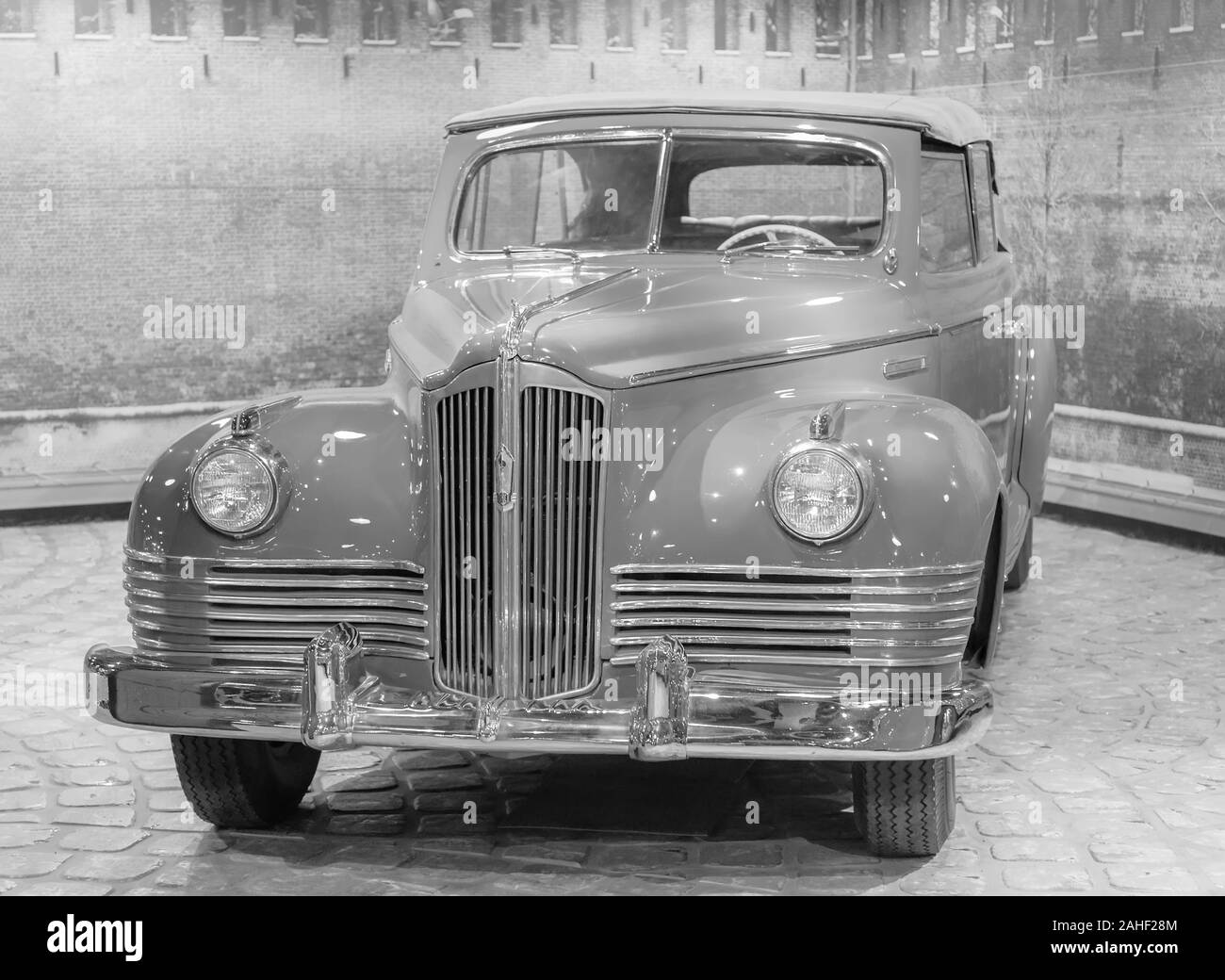 MOSCOW, RUSSIA - APRIL 24, 2016: Car ZIS 110 B is produced in the Soviet Union (USSR), museum exhibit Vadim Zadorozhnogo in Moscow. Stock Photo