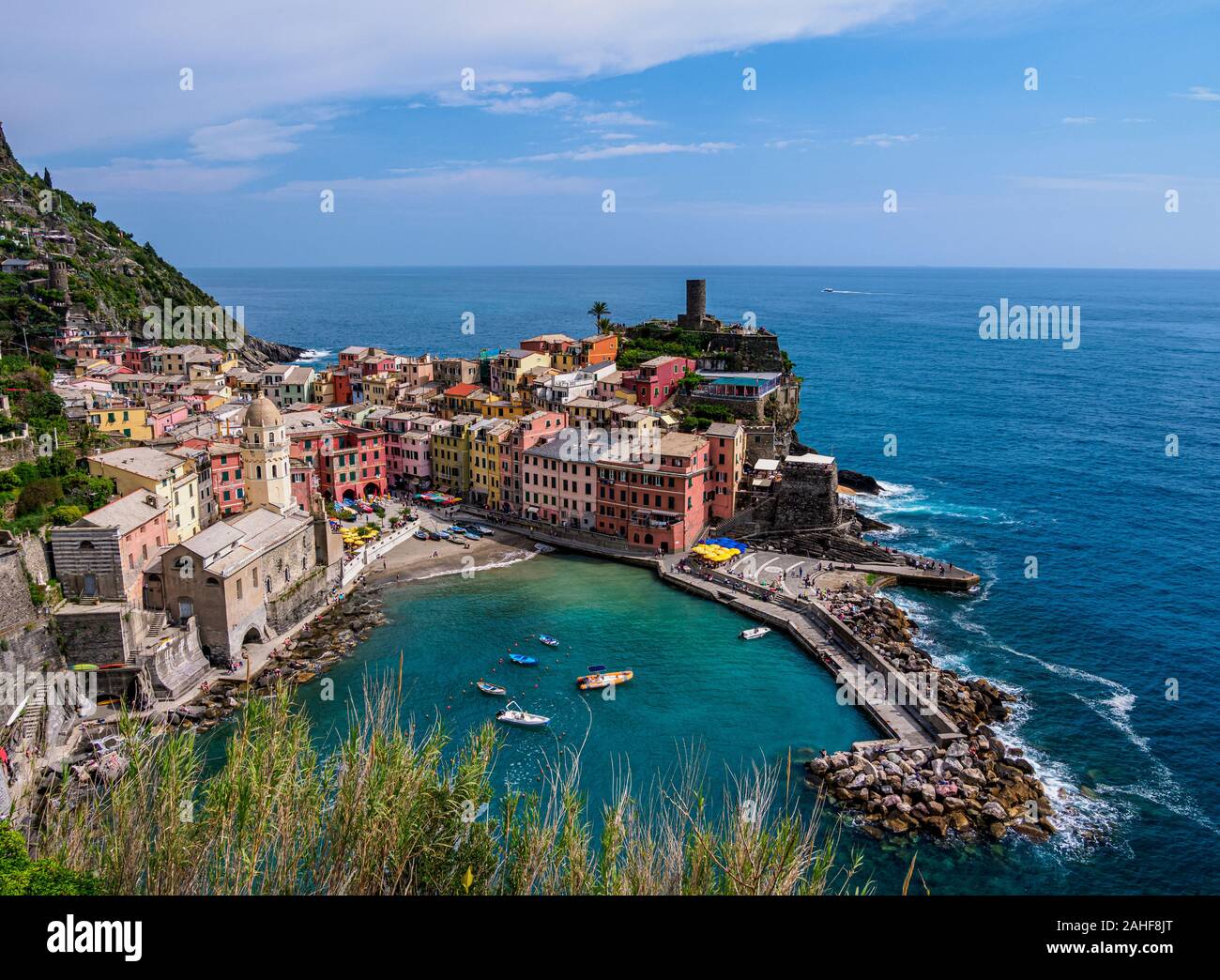 Vernazza Village, elevated view, Cinque Terre, UNESCO World Heritage ...