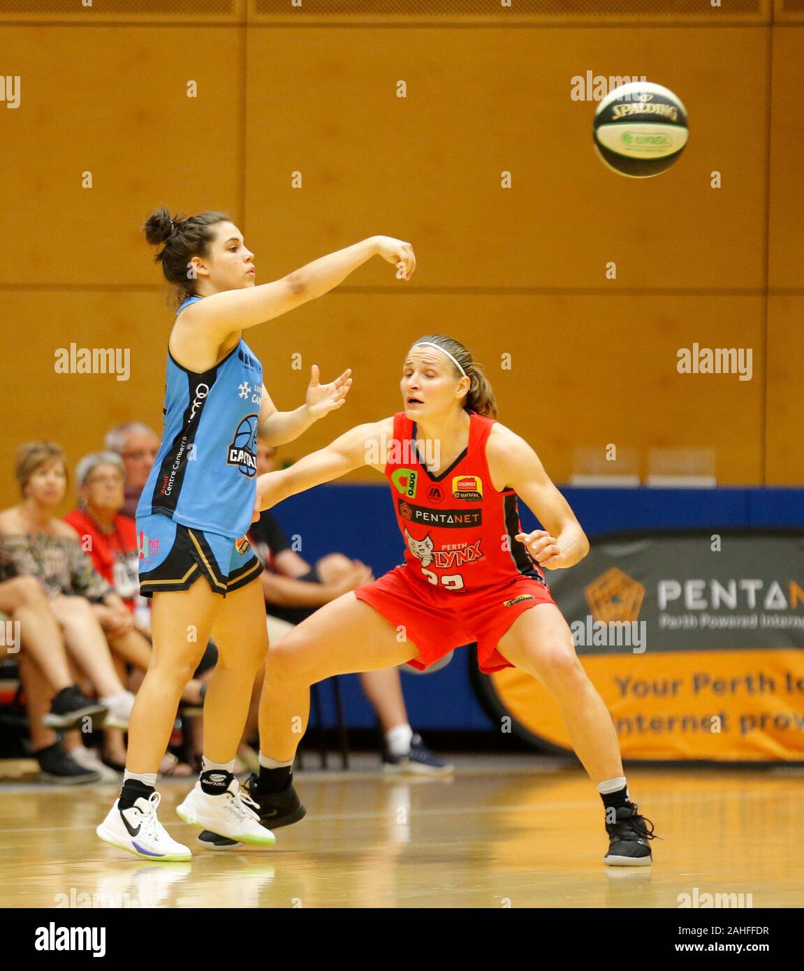 Perth, Australia. 29th December 2019; Bendat Basketball Centre, Perth, Western Australia, Australia; Womens National Basketball League Australia, Perth Lynx versus Canberra Capitals; Abby Cubillo of the Canberra Capitals passes the ball into attack - Editorial Use Credit: Action Plus Sports Images/Alamy Live News Stock Photo