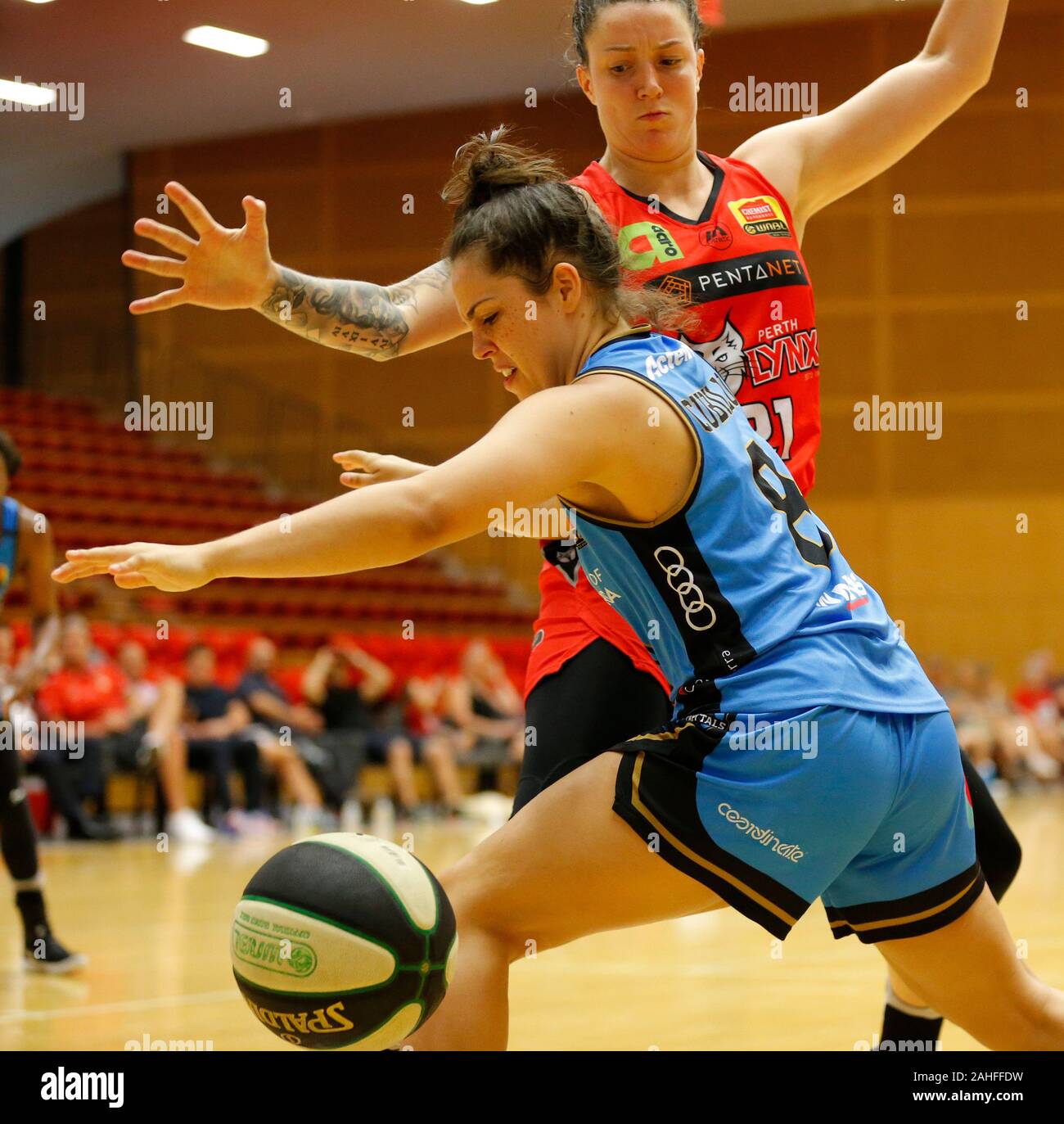 Perth, Australia. 329th December 2019; Bendat Basketball Centre, Perth, Western Australia, Australia; Womens National Basketball League Australia, Perth Lynx versus Canberra Capitals; Abby Cubillo of the Canberra Capitals loses possession of the ball in defence - Editorial Use Credit: Action Plus Sports Images/Alamy Live News Stock Photo