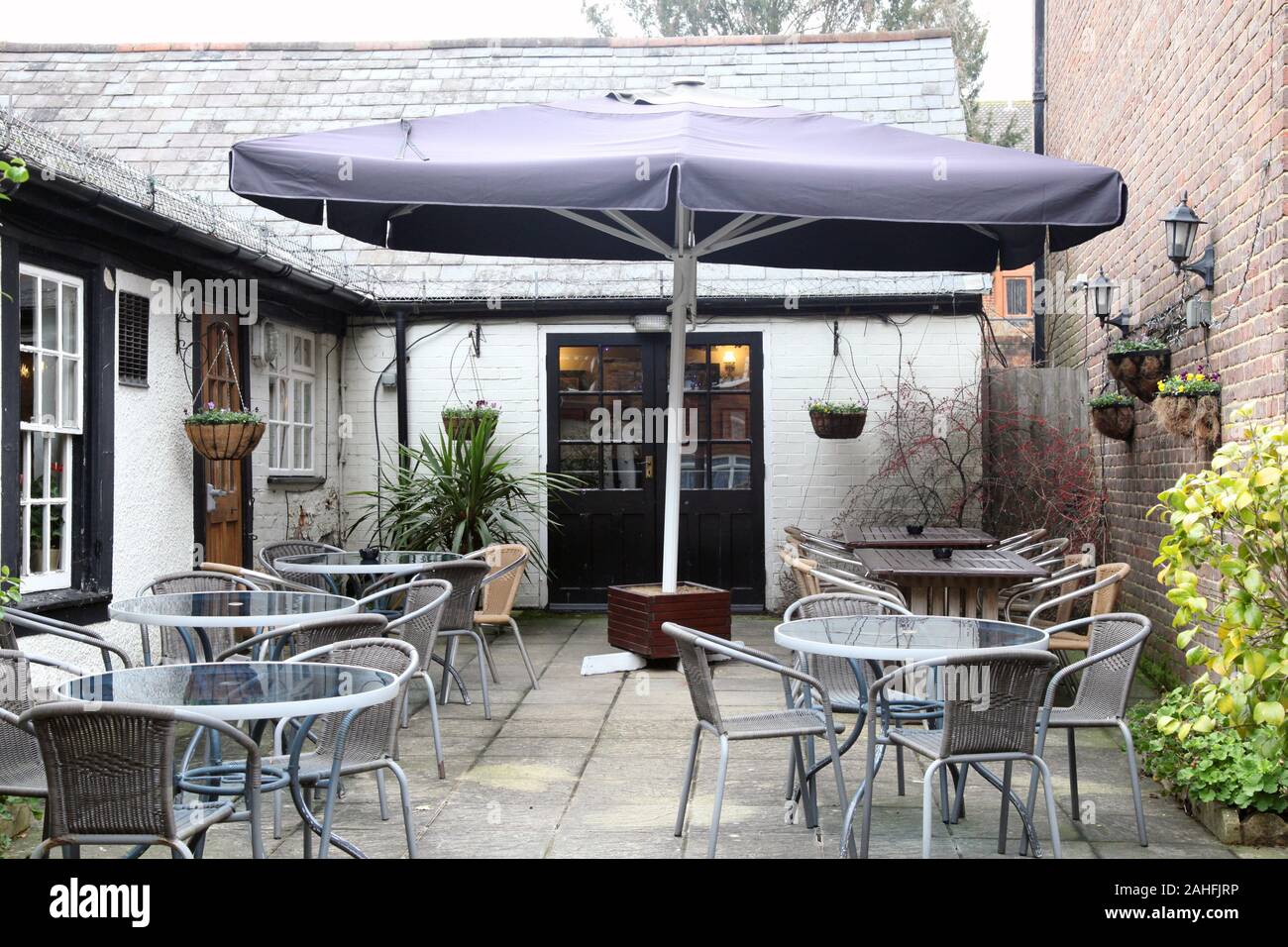 Pub in leatherhead hires stock photography and images Alamy
