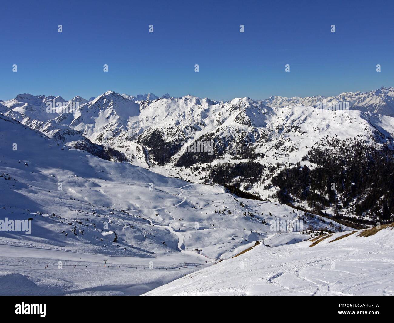 Skiing and snow boarding the pistes linking Verbier and Versonnaz in Switzerland Stock Photo