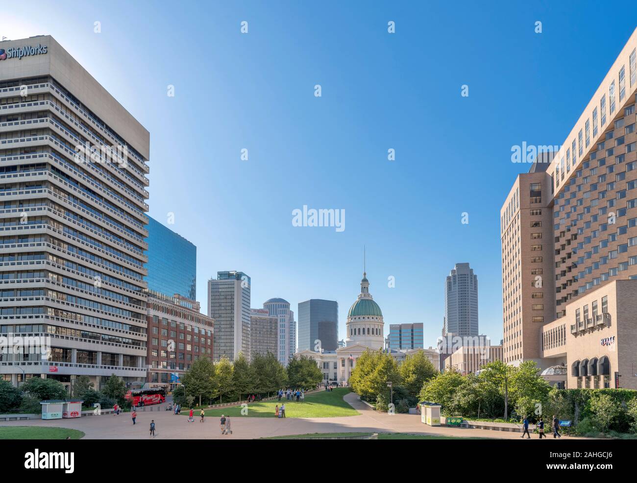 Downtown skyline looking towards the Old Courthouse from Luther Ely Smith Park, Saint Louis, Missouri, USA Stock Photo